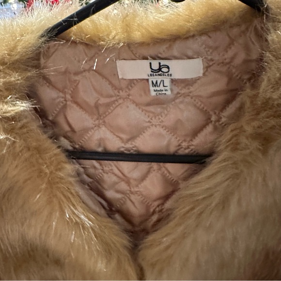 Ya Los Angeles Faux Fur Vest - Picture 3 of 3